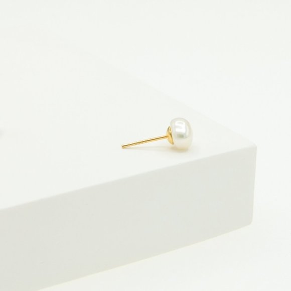 Kiera Freshwater Baroque Pearl Studs 18K Gold S925 - Picture 5 of 7